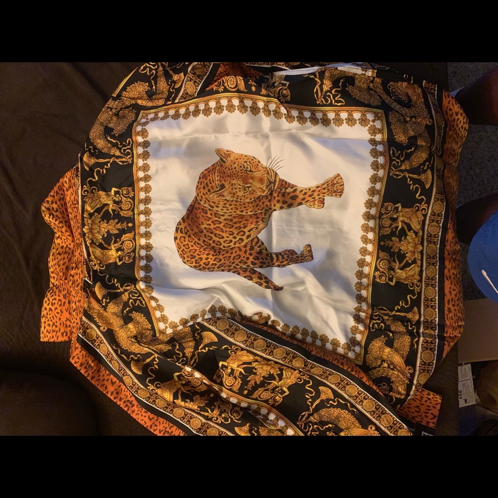 Large Versace button down - Picture 3 of 4